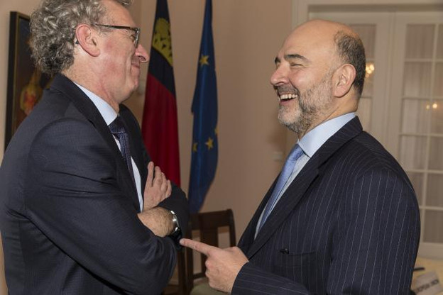 Pierre Gramegna et Pierre Moscovici, en 2015. (Photo: EC / Jean-François Badias)