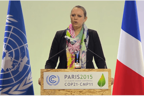 Pour la ministre de l’Environnement, les États-Unis ne sont qu’un des quelque 140 pays qui se sont engagés en faveur du climat en décembre 2015 à Paris. (Photo: YouTube)