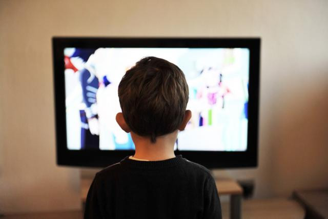 Le concept «d’adressable TV» consiste à appliquer les capacités de ciblage publicitaire propre au digital, à la télévision.  (Photo: Licence CC)