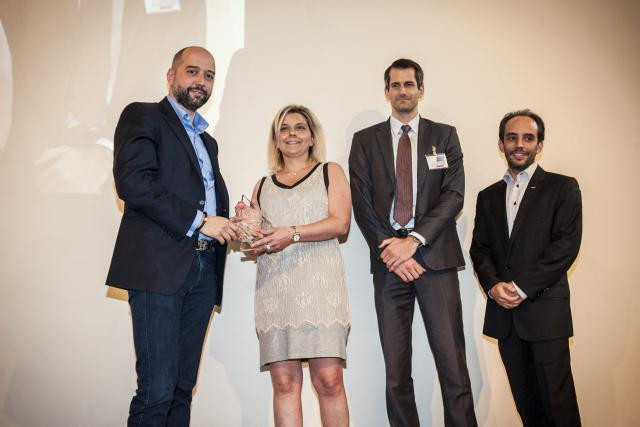 Alexandra Kerckhof avait reçu l'an dernier son prix des mains de Gerard Lopez, orateur lors de l'édition 2015 de l'événement.  (Photo: Sven Becker / Archives)