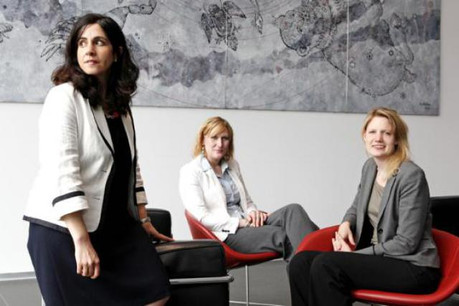 Ricarda Colborn (Hudson), à droite, avec Annie Elfassi (Loyens & Loeff) et Aline Weier (Hudson) (Photo : Olivier Minaire)