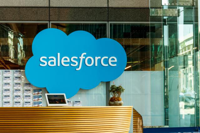 Le géant du SaaS, Salesforce, a présenté trois nouvelles solutions qui complètent son IA Einstein. (Photo: Shutterstock)