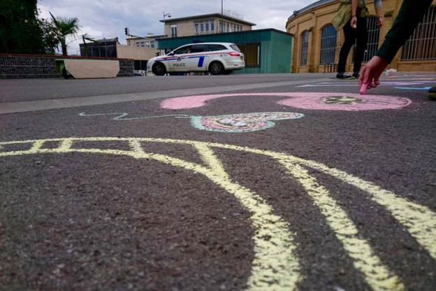 «Écrire à la craie par terre? Pas au Luxembourg», écrivait Richtung 22 sur Facebook. (Photo: Richtung 22 / Facebook)