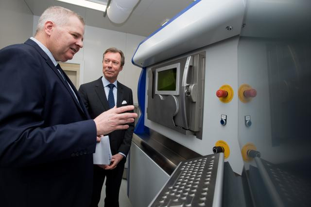 Lors de sa visite le 17 janvier, S.A.R le Grand-Duc Henri a pu découvrir une partie de la technologie d'impression 3D métallique.  (Photo: Nader Ghavami)
