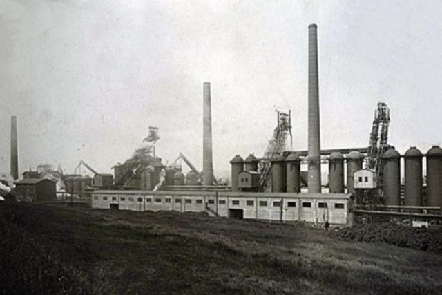 L'usine "Esch-Schifflange" a été fondée en 1871 par Metz & Cie. La photo date du 2 juin 1913. (Photo : industrie.lu)