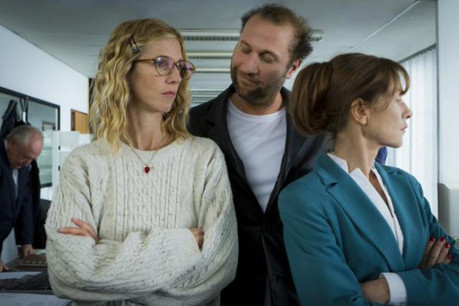 Sandrine Kiberlain, François Damiens et Isabelle Huppert se partagent l’affiche de cette comédie policière. (Photo: Iris Group / Les Films Pelléas)