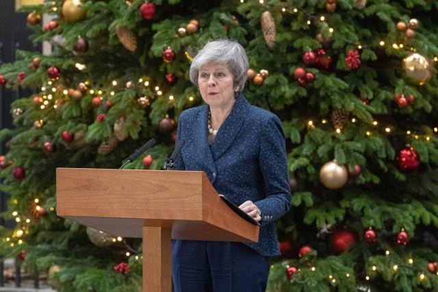 Ils ne sont guère nombreux à faire des cadeaux à Theresa May pour le moment. (Photo: Shutterstock)