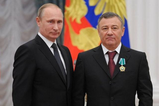 Arkady Rotenberg aux côtés de son ami Vladimir Poutine (Photo: administration de la présidence russe)