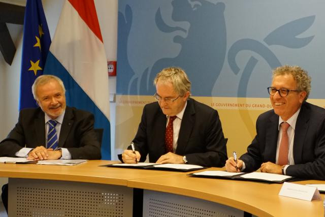 L’accord a été signé ce jeudi en présence de Werner Hoyer (président BEI), Jonathan Taylor (vice-président BEI), Pierre Gramegna et Carole Dieschbourg pour le gouvernement luxembourgeois. (Photo: BEI)