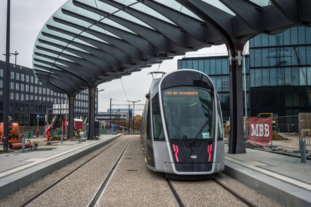 Pour permettre aux usagers de se familiariser avec le tram, ce dernier sera gratuit entre le 10 décembre et le 31 janvier 2018. (Photo: Mike Zenari)