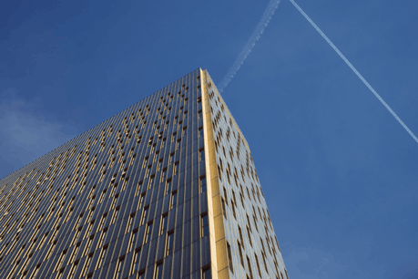 Selon la CJUE, un juge doit pouvoir exercer un contrôle de la légalité d’une demande d’échange d’informations fiscales entre deux États membres. (Photo: Sébastien Goossens / archives)