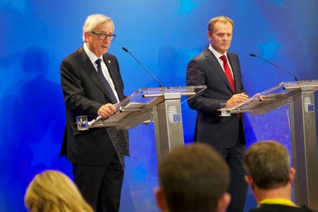Le président du Conseil européen, Donald Tusk, ici à côté du président de la Commission Jean-Claude Juncker, a annoncé des moyens supplémentaires pour venir en aide aux migrants. (Photo: Conseil européen)
