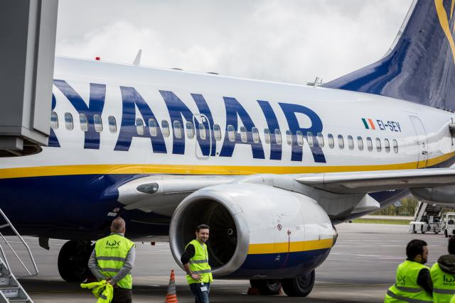 Ryanair tient à engager ses personnels de bord sous droit irlandais, socialement moins avantageux pour les salariés que le droit belge ou français. (Photo: Maison Moderne)