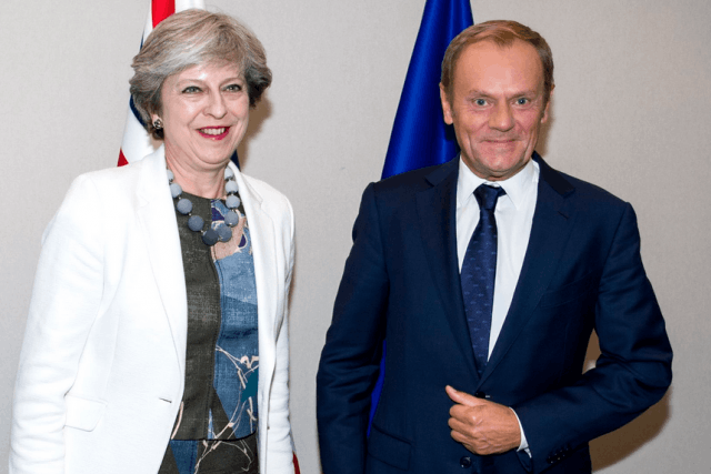 La Première ministre britannique, Theresa May, a rencontré ce vendredi le président du Conseil européen, Donald Tusk, qui lui a fait part de la nécessité d’efforts supplémentaires dans le premier round des négociations sur le Brexit. (Photo: Conseil européen)