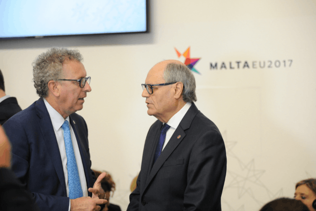 Pierre Gramegna et Edward Scicluna, ministre des Finances maltais. (Photo: Conseil européen)