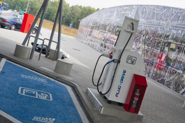 Des bornes intelligentes de chargement rapide, installées dans des stations-service par exemple. (Photo : Total Belgique)