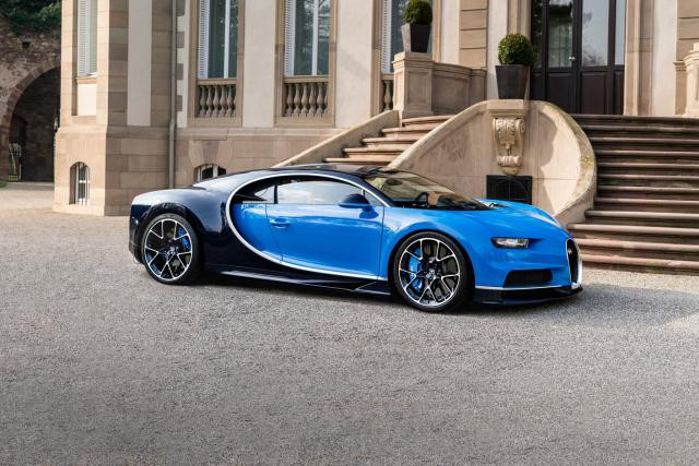 Une fois débridée, la Bugatti Chiron pourrait peut-être dépasser la vitesse absolue sur route, enregistrée par le Guinness à 431,072 km/h. (Photo: Bugatti)