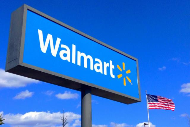 Connu pour ses prix avantageux, Walmart multiplie l’ajout de nouveaux produits, même si ceux-ci sont en contradiction avec son positionnement initial. (Photo: Licence C.C.)