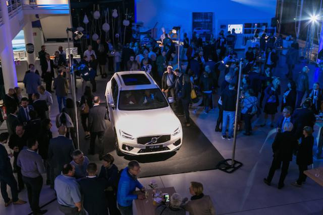 Le nouveau XC60 a été présenté mardi soir chez Autopolis, devant les clients, fournisseurs et partenaires de Volvo. (Photo: DR)