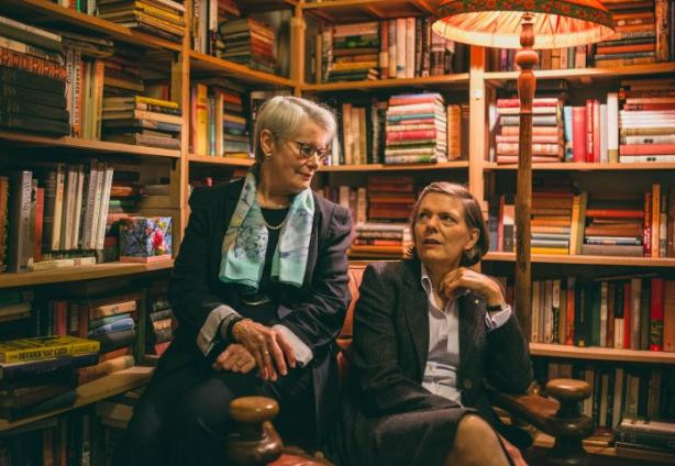 
	Catherine Allen and Gisèle Elliott
 Sven Becker
