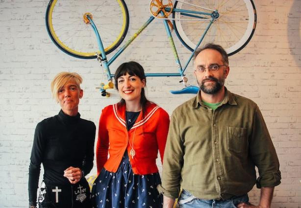 
	Alix Rassel, chef Anne Faber of Anne’s Kitchen, who endorsed the petition Friday, and Camille Muller
 Petition 478 organisers