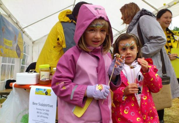 
	Children visiting the bee stand during Sunday’s Nature Festival
 natur&ëmwelt
