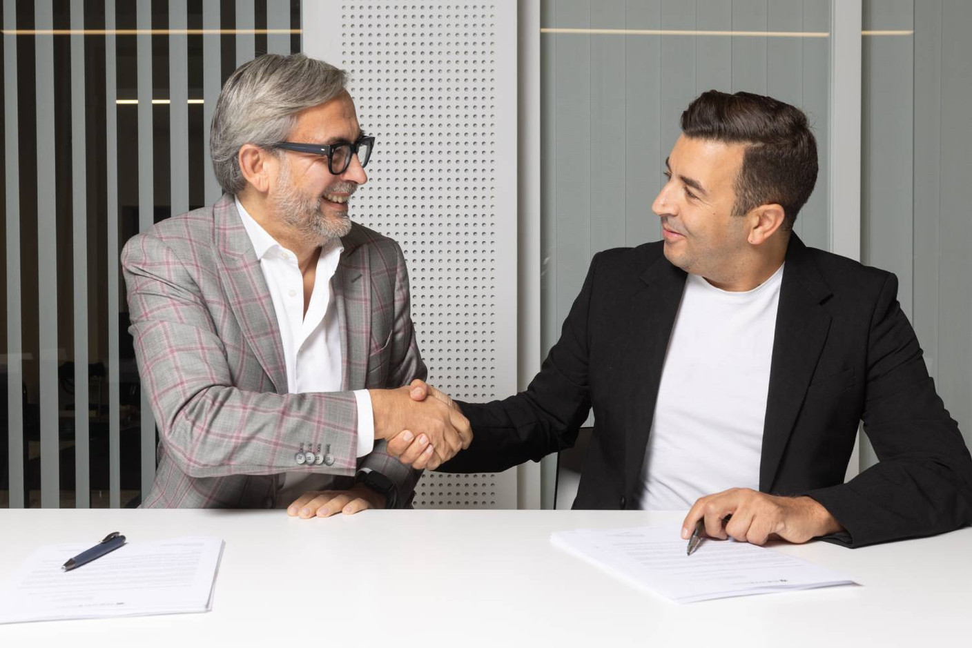 Mike Koedinger and Kamel Amroune at the signing ceremony for the creation of the GIE to launch a tech event in Luxembourg. Photo: Maison Moderne