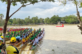 Boat races at Tonlé Bati lake marking water festival--the end of rainy season. Photo: Cordula Schnuer