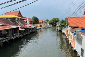 Khlong Bang Luang is a peaceful canal outside Bangkok’s city centre where a community of artists flourishes around old teak houses. Photos: Cordula Schnuer