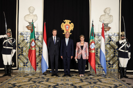 Le Grand-Duc Henri et la Grande-Duchesse Maria Teresa ont été reçus au palais national de Belém, résidence officielle de Marcelo Rebelo de Sousa, président de la République du Portugal. (Photo: ©Maison du Grand-Duc/Sophie Margue)