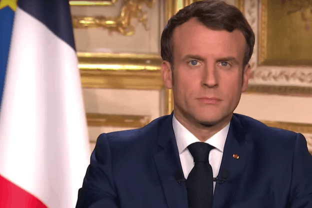 Le président français, Emmanuel Macron, a annoncé deux semaines de confinement renforcé et une fermeture des frontières de 30 jours. (Photo: Capture d’écran/Youtube)
