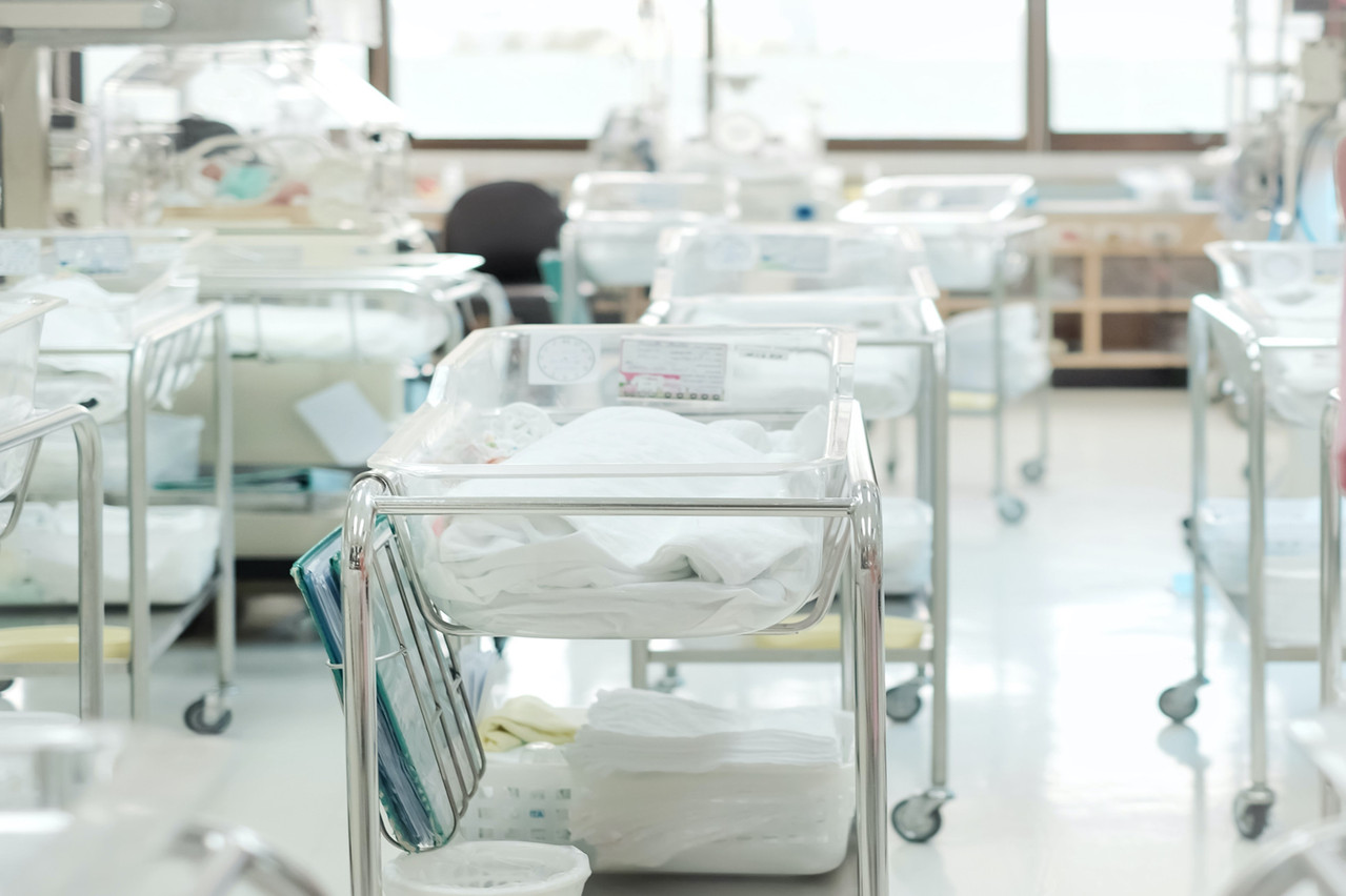 Une cyberattaque aurait empêché l’équipe médicale de prendre les bonnes décisions à la naissance d’une petite fille, accuse sa maman. Version contestée par l’hôpital. (Image d’illustration: Shutterstock)