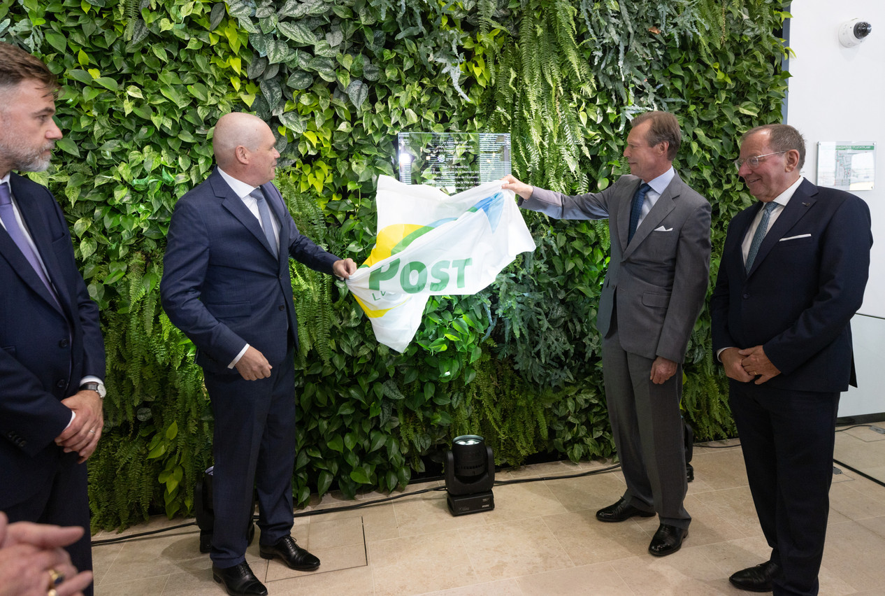 Claude Strasser a officiellement inauguré le nouveau siège de son entreprise, en présence du Grand-Duc Henri et du président de la Chambre des députés, Fernand Etgen.  (Photo: Guy Wolff/Maison Moderne)