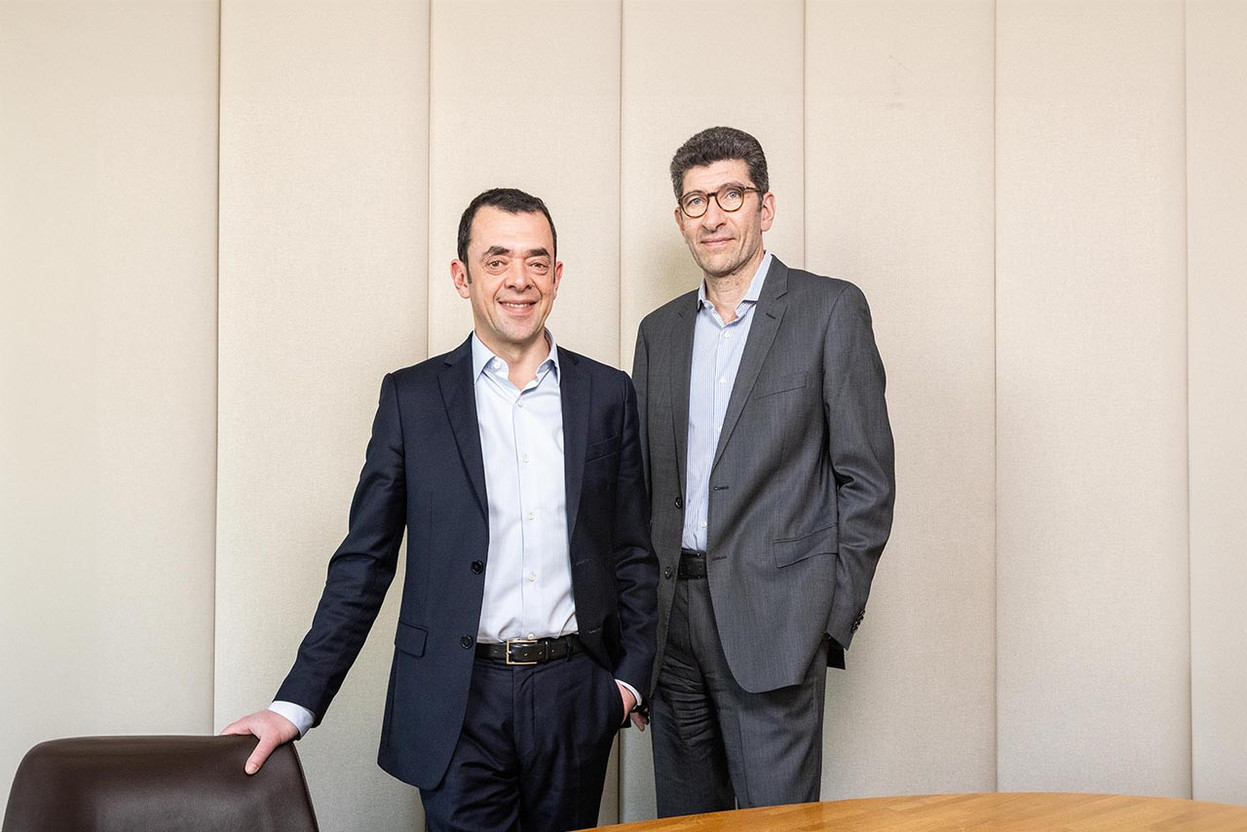 Bruno Valersteinas, CEO de OneLife, membre de Groupe APICIL, et Eric Rosenthal, Directeur général adjoint de Groupe APICIL, en charge du métier Épargne & Services Financiers. Crédit photo : Eva Krins (Maison Moderne)
