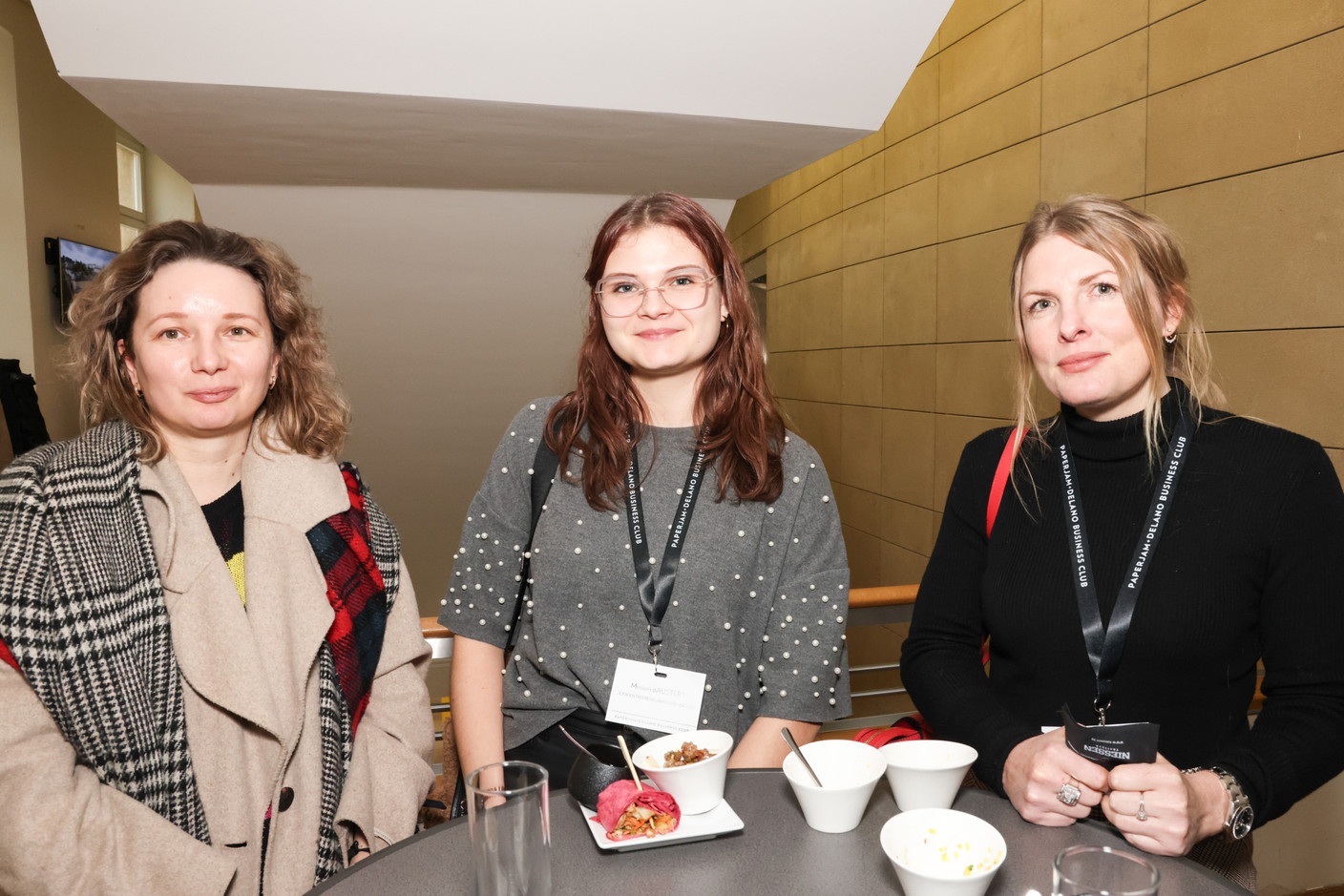 Myriam Baustert (Jonk Entrepreneuren Luxembourg) au milieu et Catherine Warnotte (Sedna Capital) à droite. (Photos: Marie Russillo/Maison Moderne)