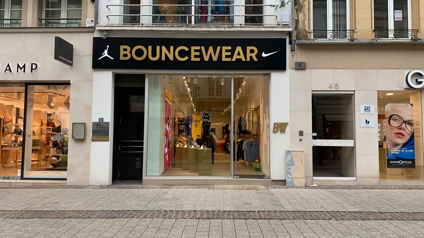 Bouncewear vient d’ouvrir dans la Grand-Rue, une première adresse permanente pour cette marque jusqu’à présent absente du marché luxembourgeois. (Photo: Paperjam.lu)