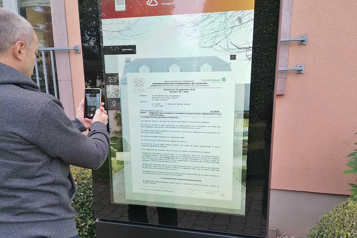 Les bornes tactiles permettent aux communes de communiquer plus facilement avec les citoyens. (Photo: VMP)