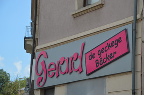 Oberkorn has far fewer shops than Differdange town centre, but it does have some. Photo: Maëlle Hamma/Maison Moderne