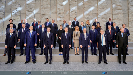 Après un marathon diplomatique qui a commencé avec un sommet extraordinaire de l’Otan, puis du G7, et qui s’est terminé avec celui de l’Union européenne, Européens et Américains ont réaffirmé leur soutien à l’Ukraine.   (Photo: NATO)