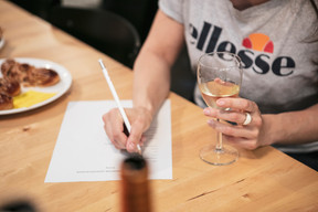 L’équipe Paperjam a joué le jeu des évaluations et commentaires pour chaque produit testé. (Photo: Jan Hanrion et Patricia Pitsch / Maison Moderne)