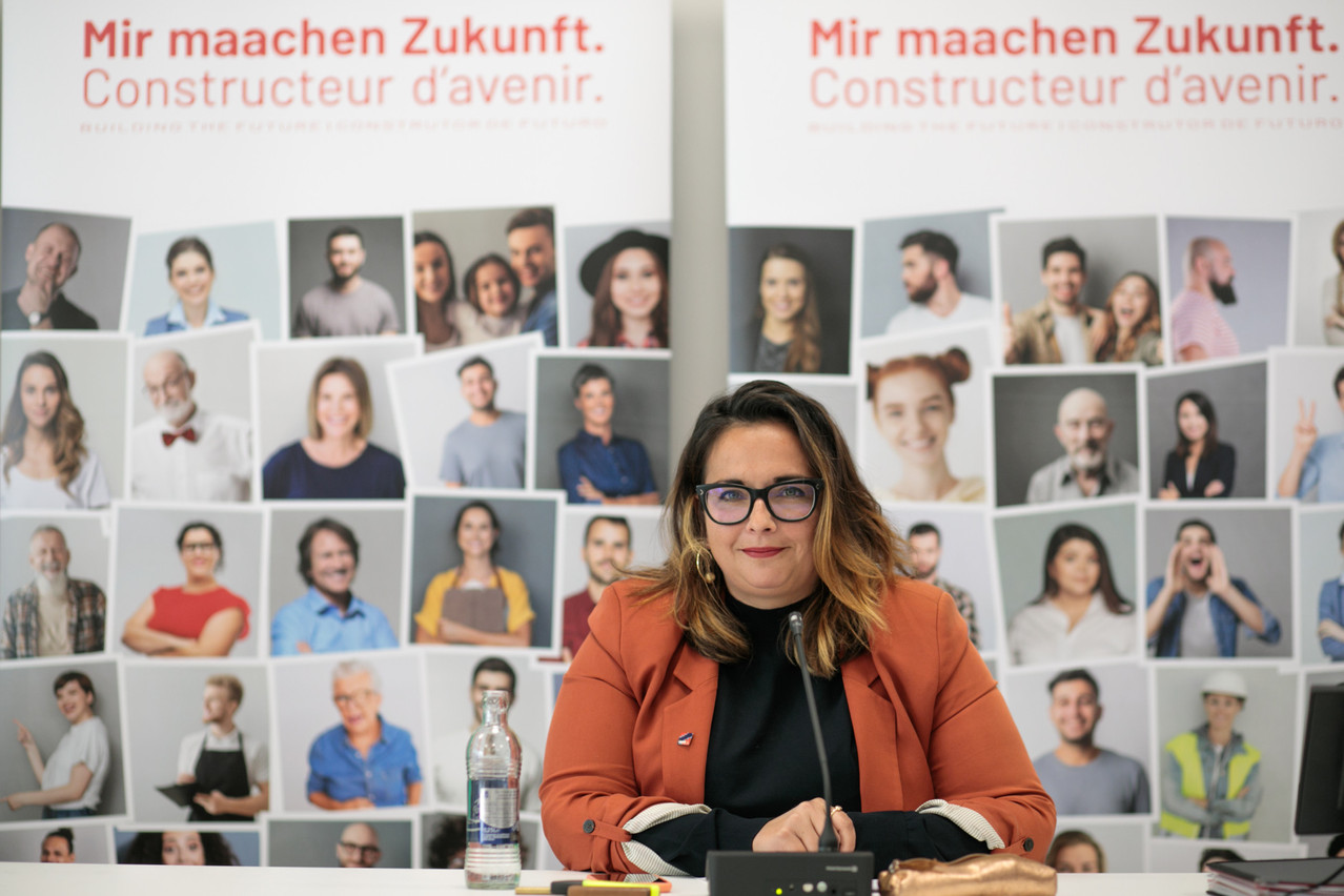 Nora Back a souligné sa détermination à ne pas reculer sur de nombreux dossiers comme la crise du logement, les «leurres» de la réforme des allocations familiales, la réduction du pouvoir d’achat ou encore l’accroissement des inégalités. (Photo: Matic Zorman/Maison Moderne)