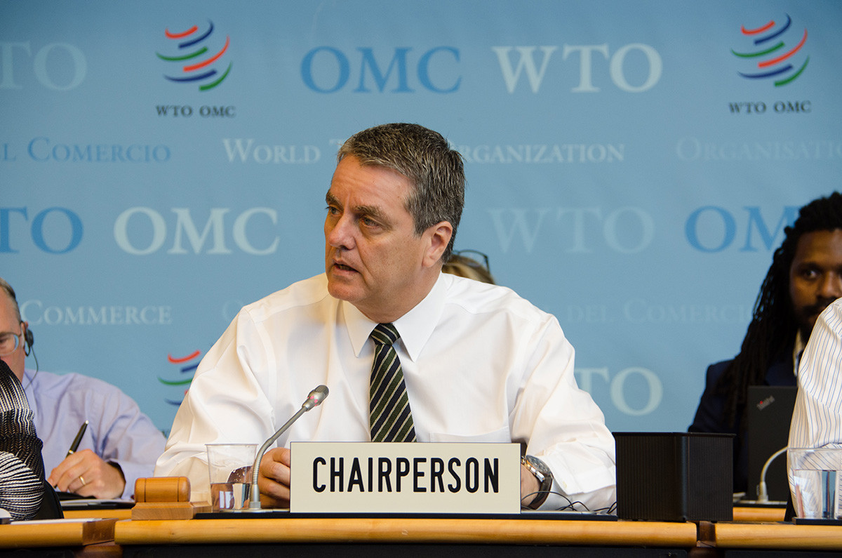 «Au-delà de leurs effets directs, les conflits commerciaux renforcent l’incertitude, ce qui conduit certaines entreprises à reporter des investissements favorables à la productivité», explique le directeur général de l’OMC, Roberto Azevêdo. (Photo: OMC)