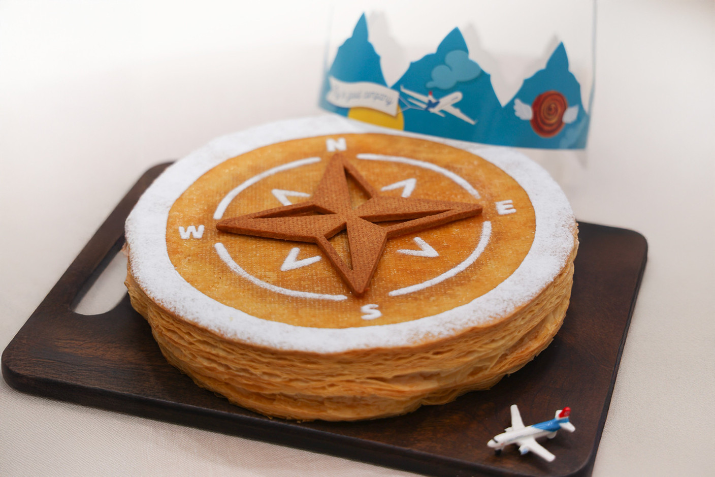 Chez Oberweis, les galettes prennent un air aérien dans le cadre d’un partenariat avec Luxair.  (Photo: Oberweis/Luxair)