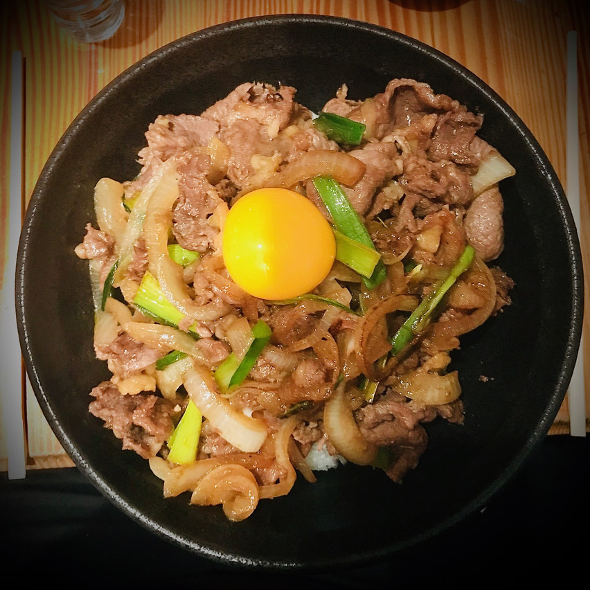 Parfait pour l’hiver, le gyudon est enfin de retour avec la cuisine chaude au Yamayu Santatsu. Maison Moderne