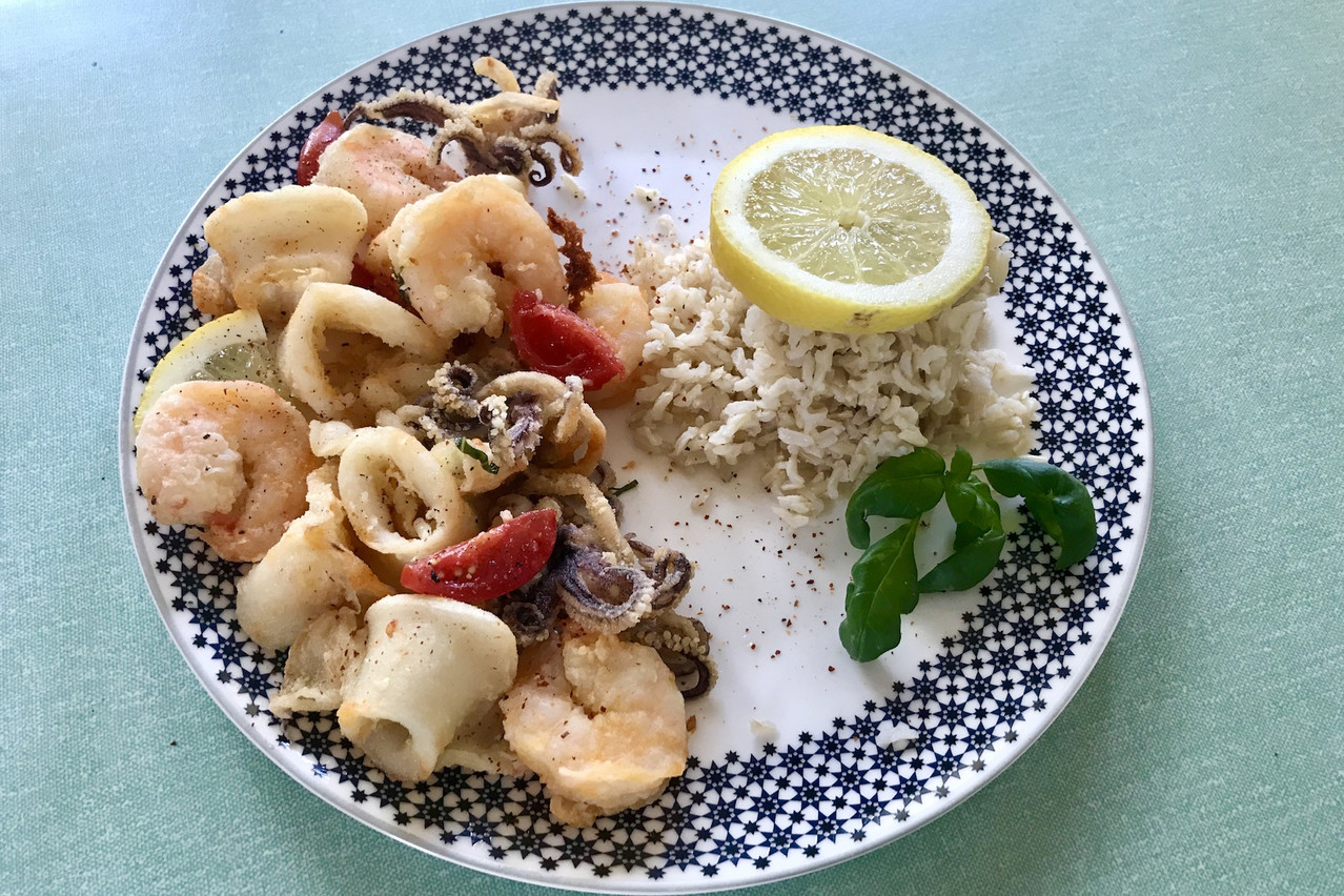 Scampis, calamars et encornets pour une «frittura di mare» qui sent bon l’été! (Photo: Maison Moderne)