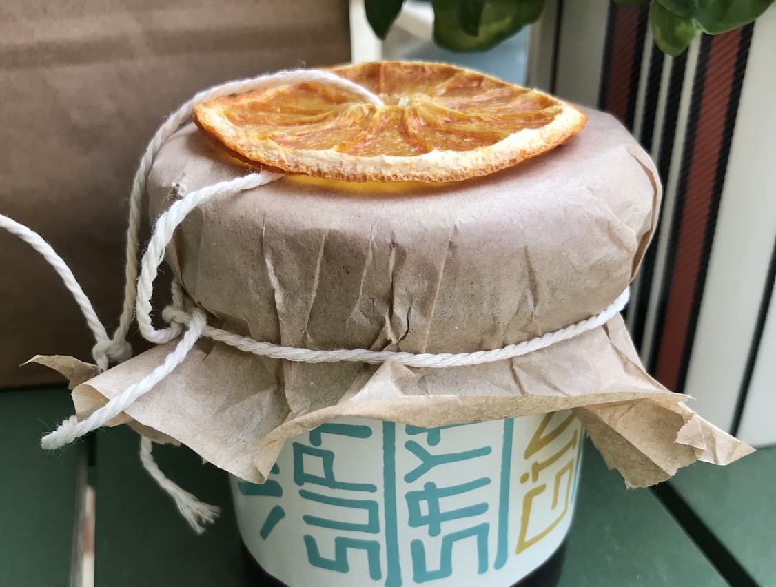 Il est également possible d’emporter et de se faire livrer de délicieux Negroni et autres cocktails Supa Saya grâce au Partigiano! (Photo: Maison Moderne)