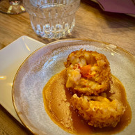 Risotto au homard frit au panko et sauce homardine, un must de la carte saisonnière du Bellamy. (Photo: Maison Moderne)