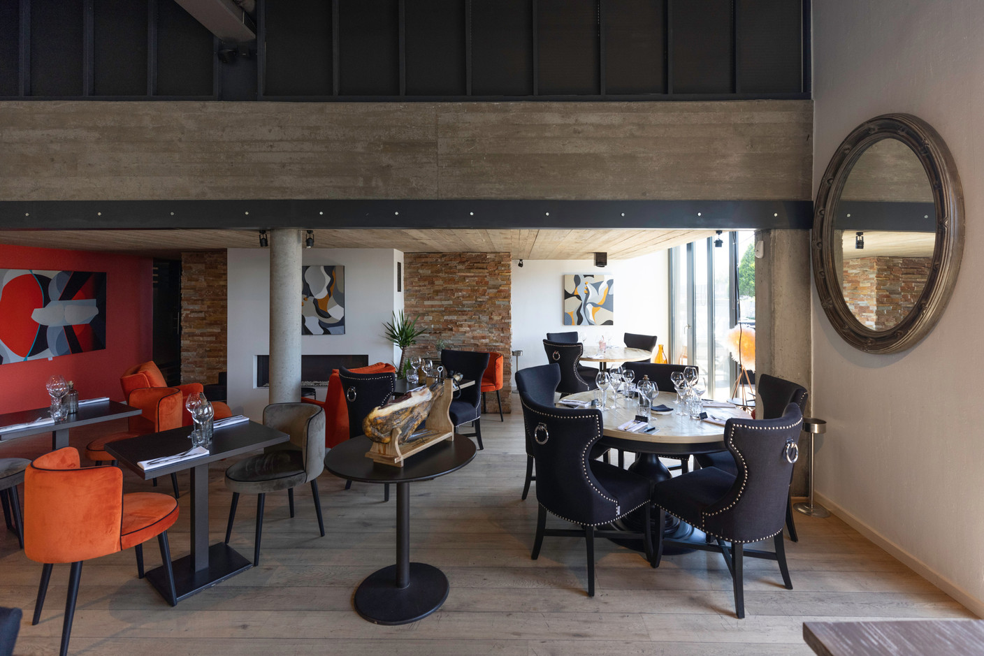 La partie restaurant su Skol a pour avantage une ambiance très cosy et une décoration qui marche bien malgré ses influences très diverses Guy Wolff/Maison Moderne