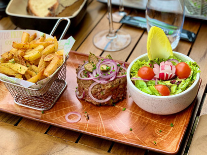 Le tartare de bœuf mi-cuit, une spécialité du Bistrot Gourmand. Assaisonné au poil et généreux comme tout: un must! (Photo: Maison Moderne)