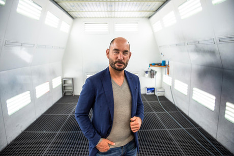 «Il y a eu une course à l’électrification sans même savoir si les constructeurs et l’UE arriveront à se doter des batteries nécessaires », insiste Stéphane Bailly. (Photo: Anthony Dehez)
